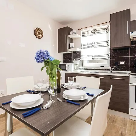 Awesome In With Kitchen Apartment