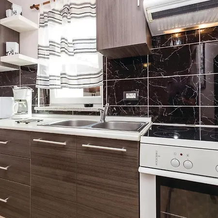 Awesome In With Kitchen Apartment *